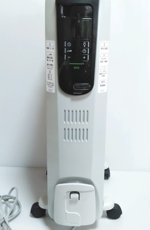 (中古品) デロンギ オイルヒーター デジタルラディアント サーマルカットフィン8枚 3~8畳用 KHD410812-BK
